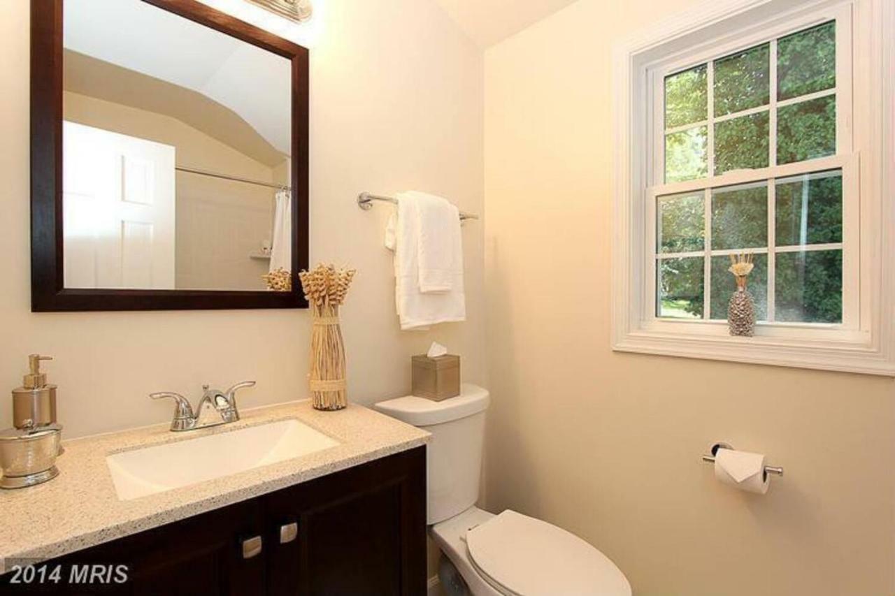 Hillcrest Cape Code Dc Apartment Washington